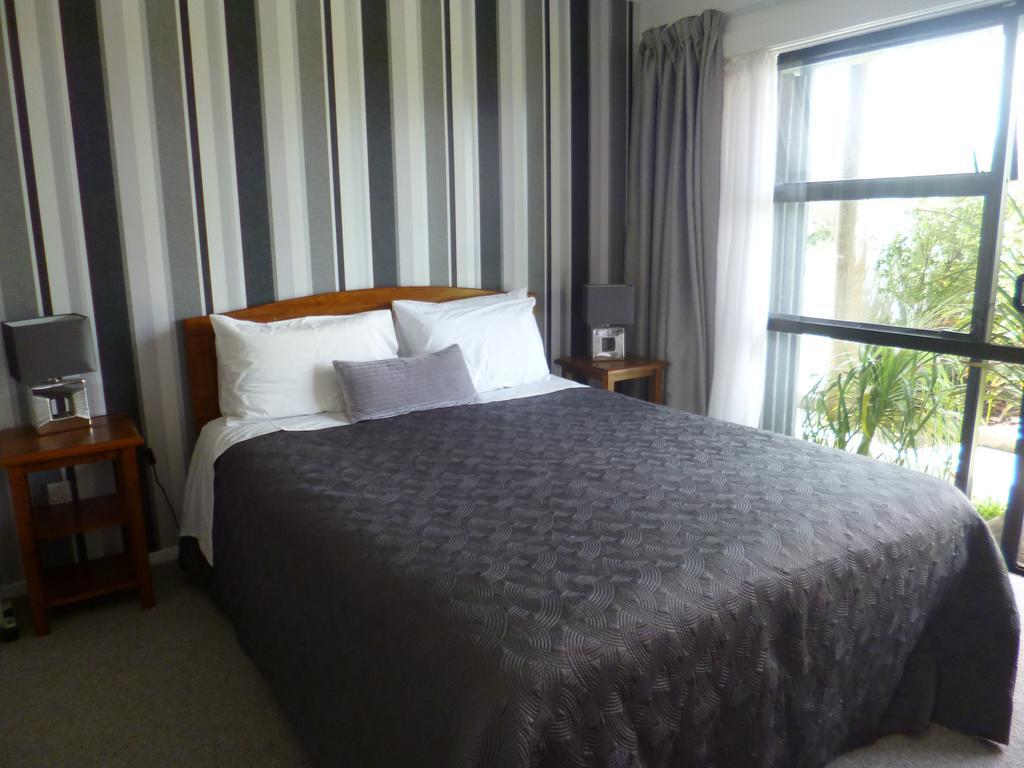 Opua Boutique Seaview Motel Стая снимка