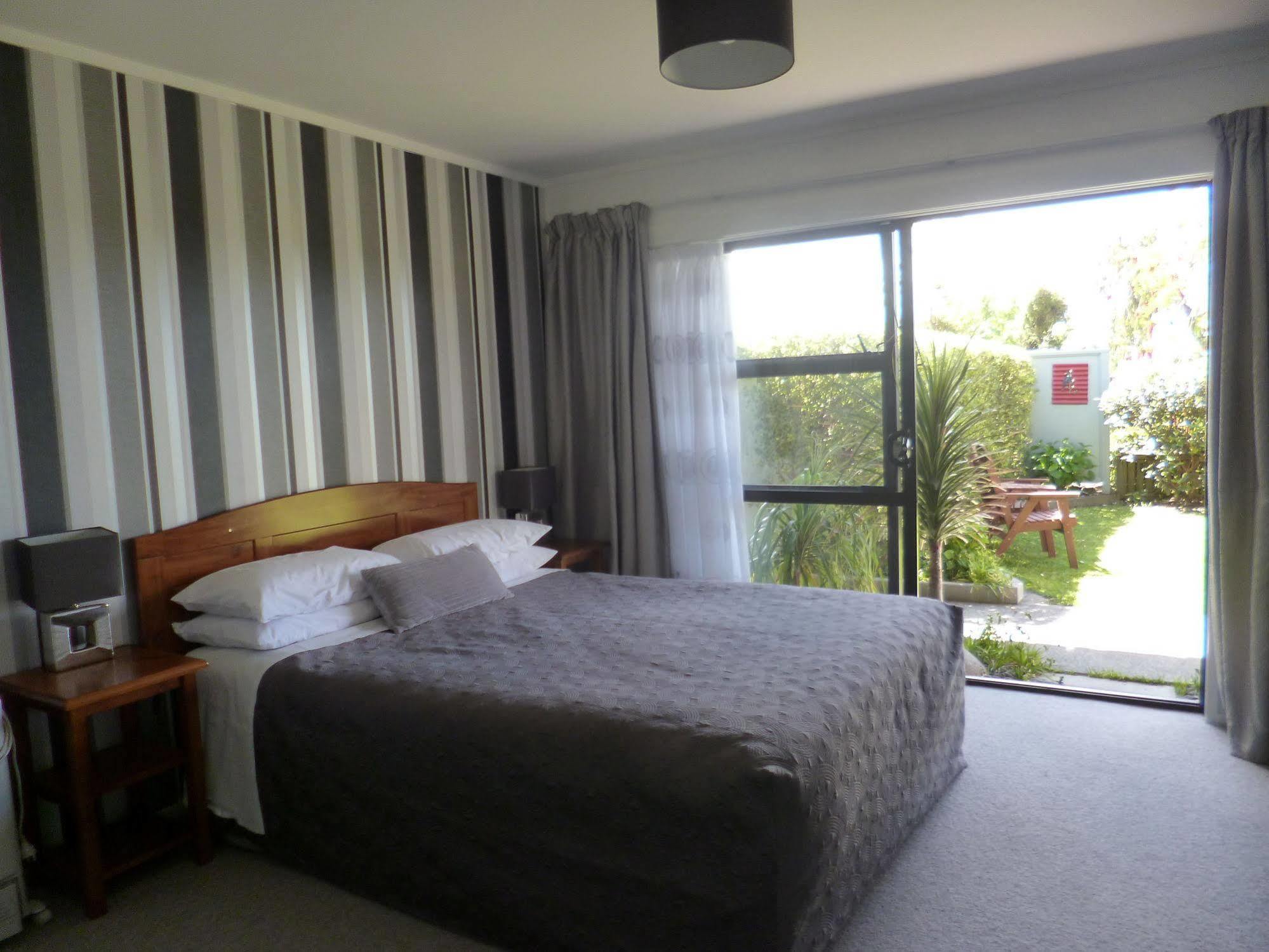 Opua Boutique Seaview Motel Екстериор снимка
